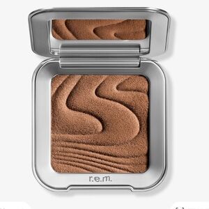 *NWT* R.E.M. Beauty Satin Matte Bronzer